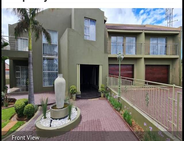 7 BEDROOM HOUSE FOR SALE IN EAGLES CREST